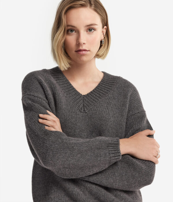 V-Neck Sweater in Ultrasoft Cashmere Knit - Image 3