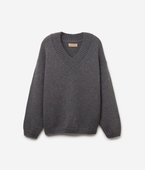 V-Neck Sweater in Ultrasoft Cashmere Knit - Image 2